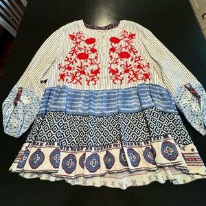 John Mark beautiful embroidered tunic, XL